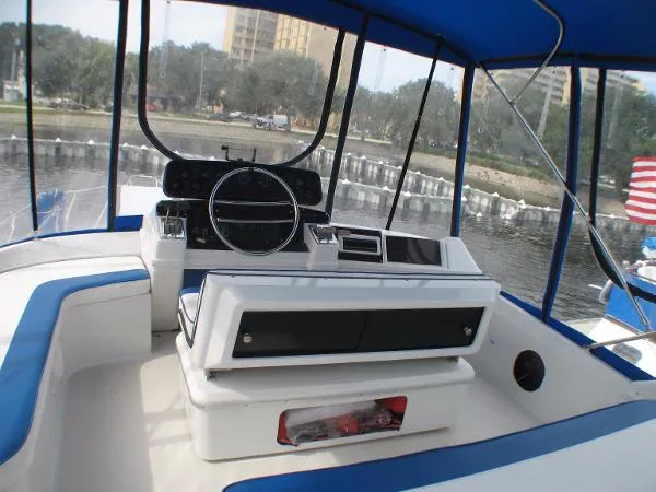 Slide: The Image of Wellcraft 43 San Remo 1989 - 6
