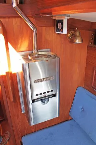 Slide: The Image of Cape Dory 36 Cutter 1981 - 10
