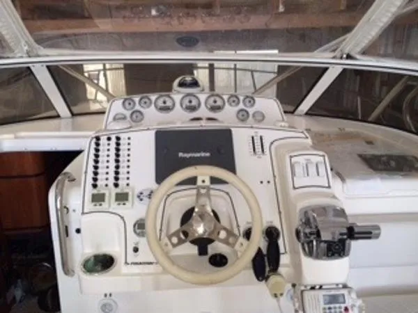 Slide: The Image of Fountain 33 Sportfish Cruiser 2006 - 4