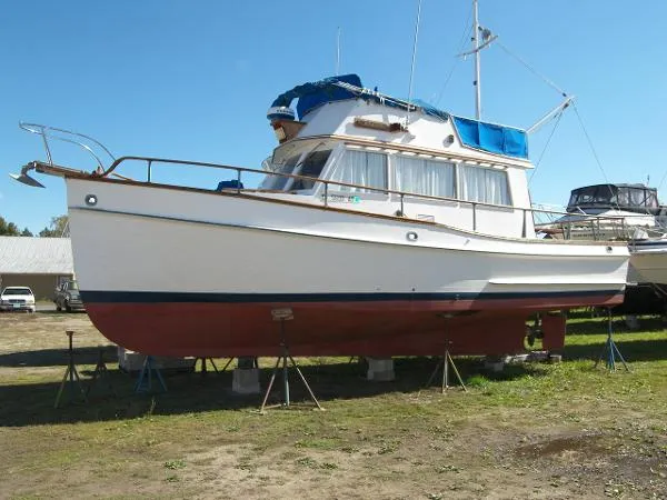 Slide: The Image of Grand Banks 32 Sedan 1978 - 0