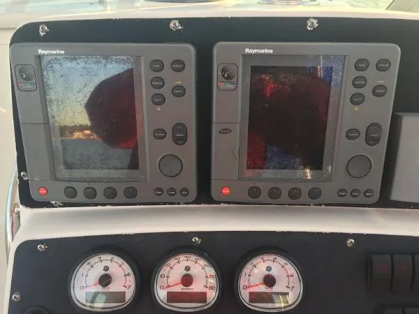 Slide: The Image of Boston Whaler 275 Conquest 2002 - 11