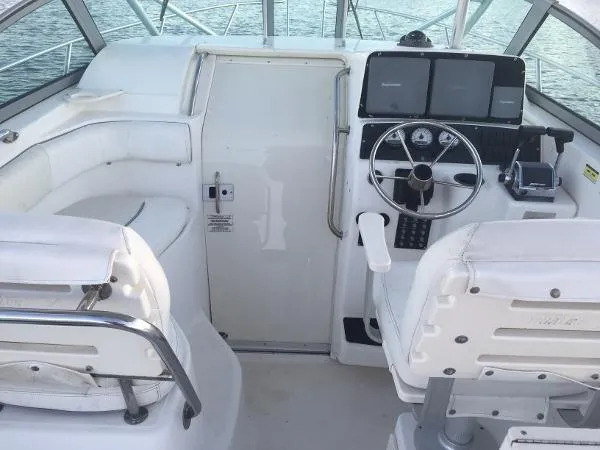Slide: The Image of Boston Whaler 275 Conquest 2002 - 7