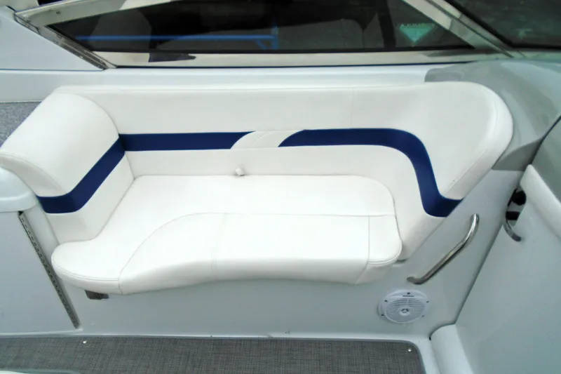 Slide: The Image of White and blue seating on 2007 Formula 280 Bowrider boat. - 12