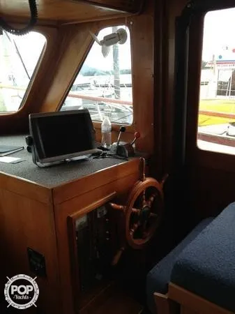 Slide: The Image of PT Europa Sedan Trawler 38 1983 - 5