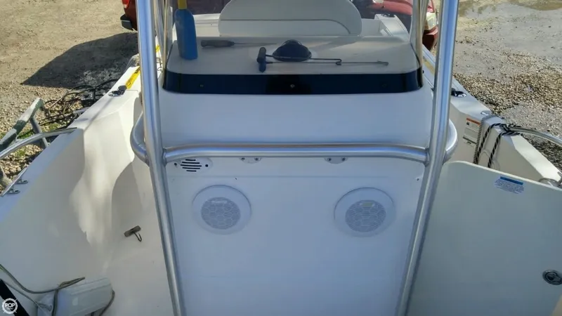 Slide: The Image of Aquasport 235 Osprey 2005 - 7