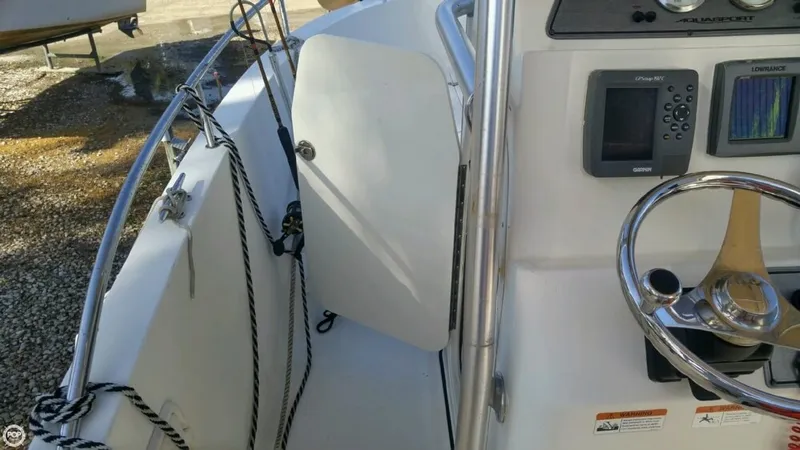 Slide: The Image of Aquasport 235 Osprey 2005 - 9