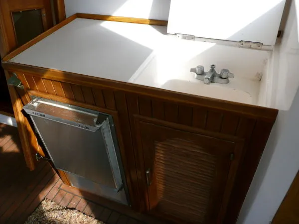 Slide: The Image of Bestway Motor yacht Aft Cabin 1988 - 4
