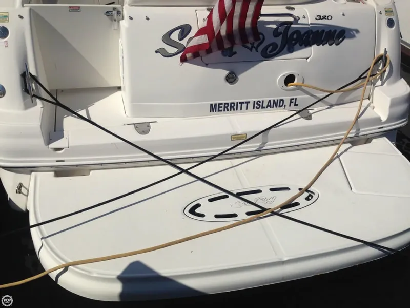 Slide: The Image of Sea Ray 320 Sundancer 2004 - 7