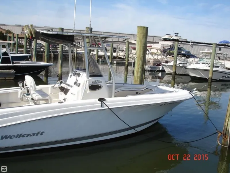 Slide: The Image of Wellcraft 232 Fisherman 2007 - 9