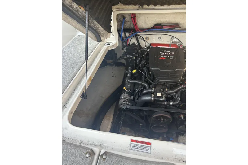 Slide: The Image of 2007 Sea Ray 250 Amberjack engine compartment view. - 20