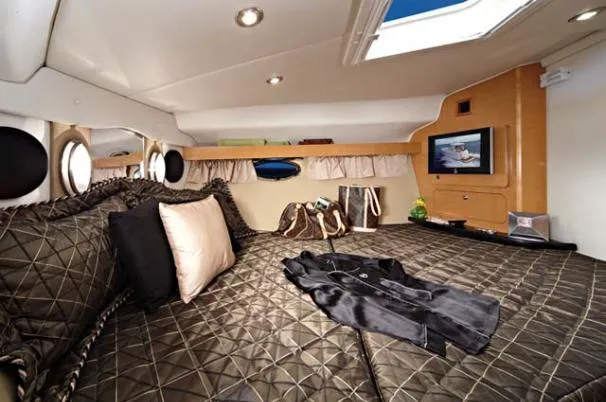 Slide: The Image of Rinker 400 Express Cruiser 2010 - 6