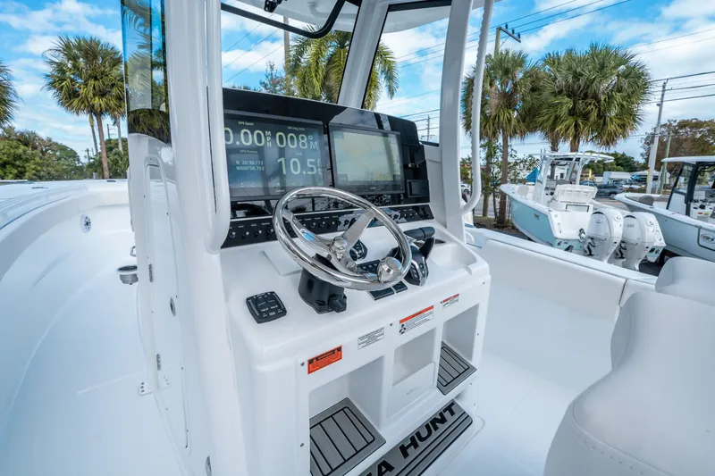 Slide: The Image of Sea Hunt Gamefish 28 Coffin Box 2026 - 19