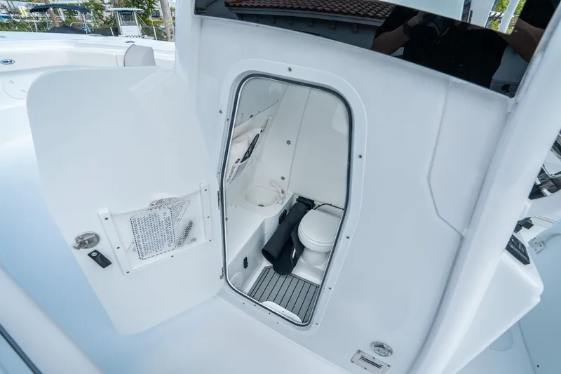 Slide: The Image of Sea Hunt Gamefish 28 Coffin Box 2026 - 22