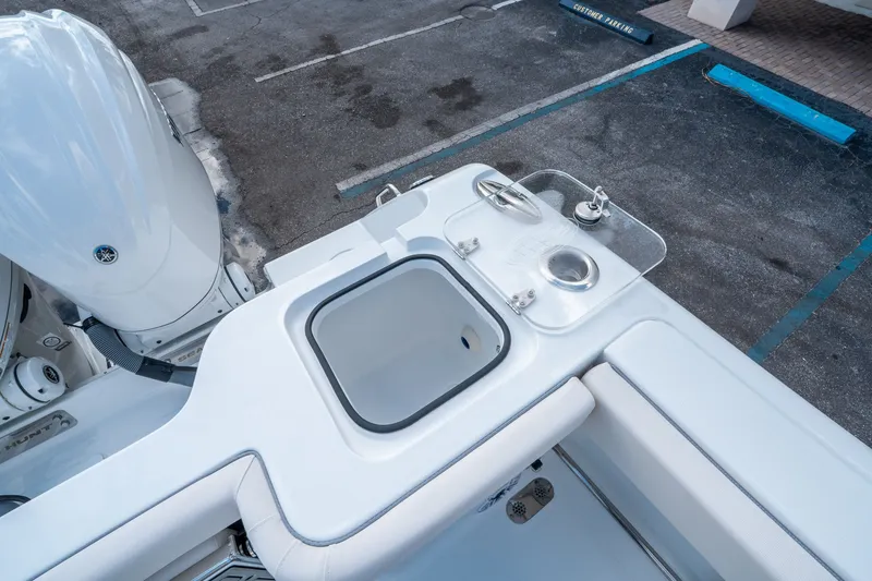 Slide: The Image of Sea Hunt Gamefish 28 Coffin Box 2026 - 11