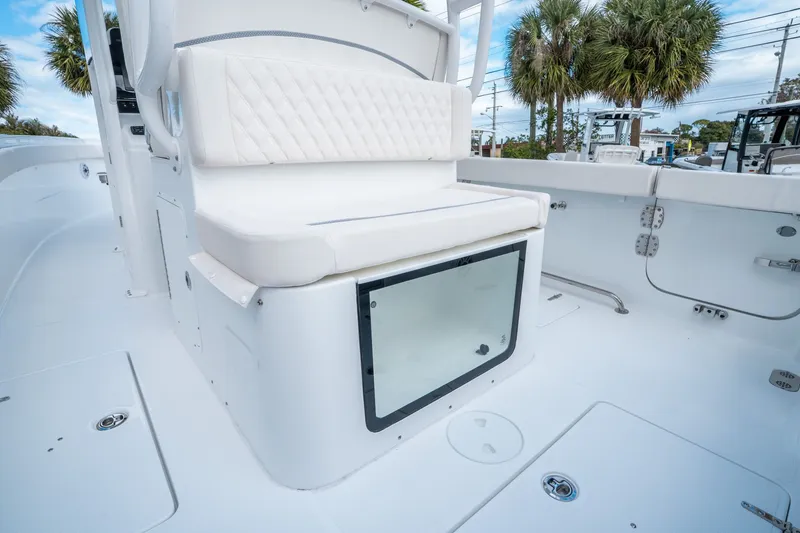 Slide: The Image of Sea Hunt Gamefish 28 Coffin Box 2026 - 12