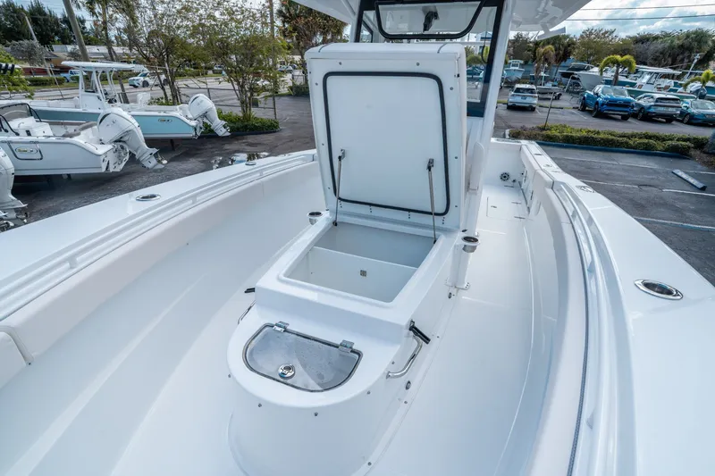 Slide: The Image of Sea Hunt Gamefish 28 Coffin Box 2026 - 25