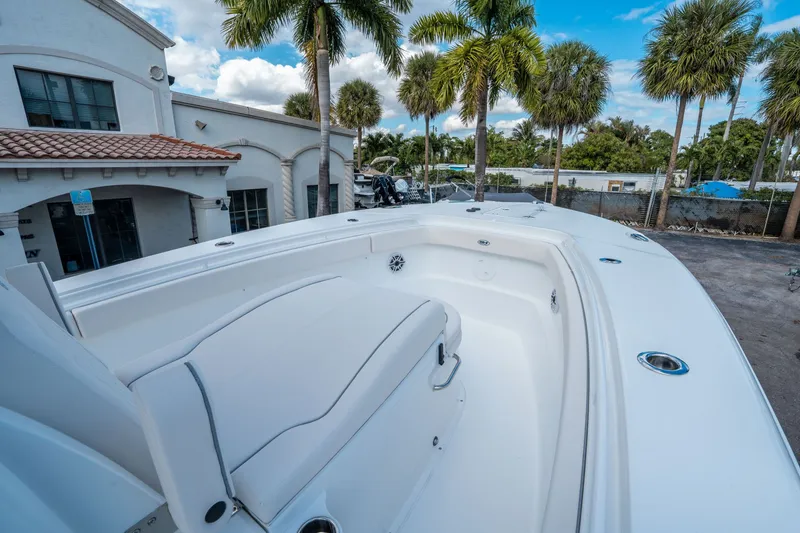 Slide: The Image of Sea Hunt Gamefish 28 Coffin Box 2026 - 24