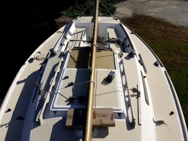 Slide: The Image of J/Boats J/22 1983 - 3