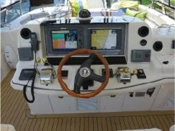 Slide: The Image of Sea Ray SEDAN BRIDGE 2006 - 4