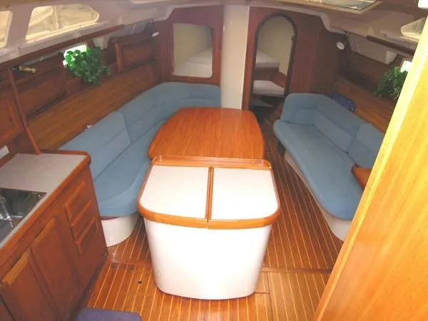 Slide: The Image of Hunter 36 Vision 1994 - 6