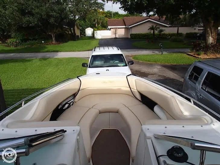 Slide: The Image of Sea Ray 260 Signature 2001 - 10