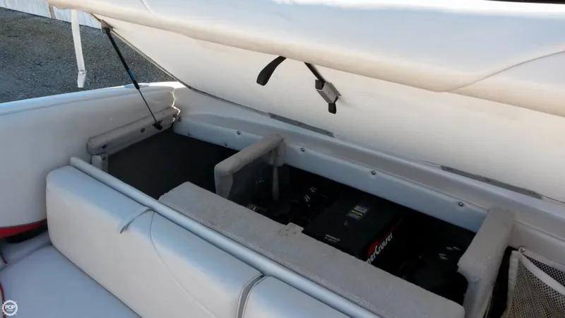 Slide: The Image of Crownline Boats 225 BR 1999 - 8