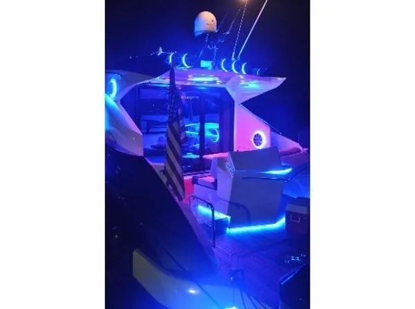 Slide: The Image of Marquis 420 Sport Coupe 2009 - 3