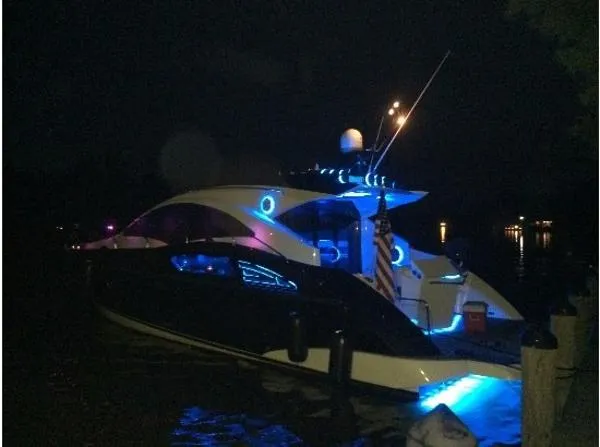 Slide: The Image of Marquis 420 Sport Coupe 2009 - 7