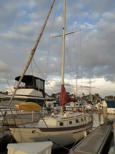 Slide: The Image of Pacific Seacraft 31 Cutter 1989 - 0