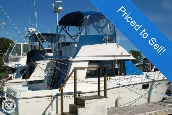 Slide: The Image of Carver Yachts 3227 Convertible 1988 - 2