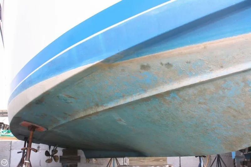 Slide: The Image of Carver Yachts 3227 Convertible 1988 - 5