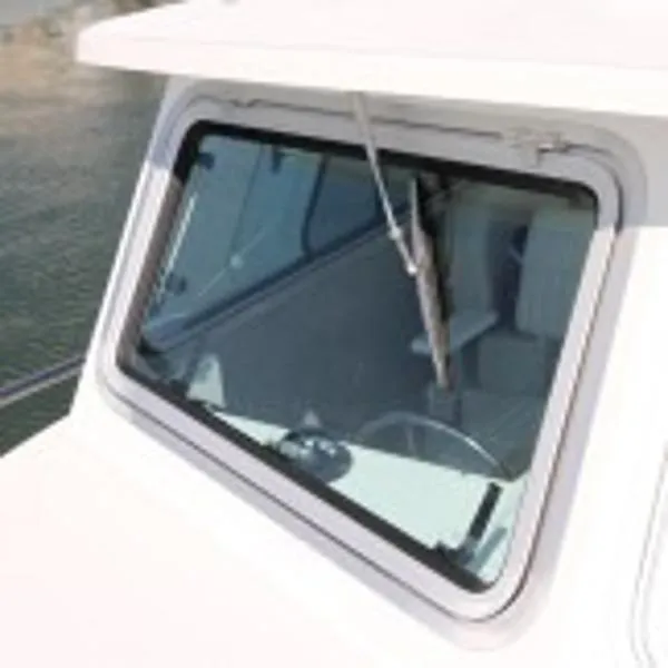 Slide: The Image of Parker Marine 2520 XLD Sport Cabin 2016 - 11
