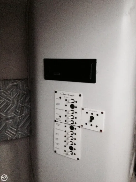 Slide: The Image of Chris-Craft 252 Crowne 1991 - 6