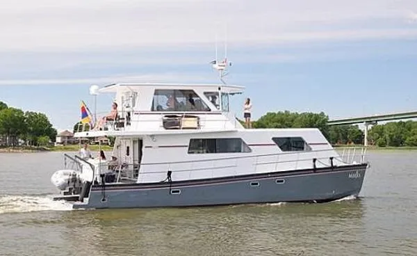 Slide: The Image of Power Catamaran Flybridge 2014 - 1