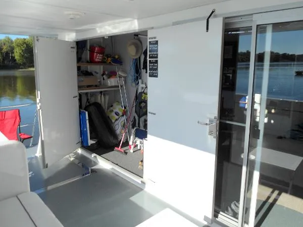 Slide: The Image of Power Catamaran Flybridge 2014 - 6