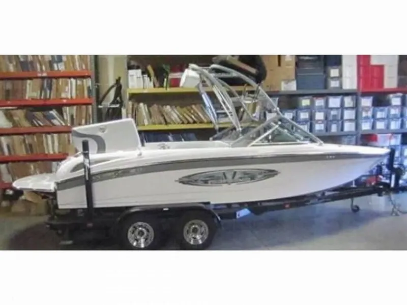 Slide: The Image of Correct Craft Air Nautique SV-211 Limited 2005 - 3