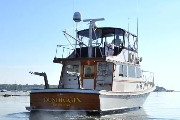 Slide: The Image of Jarvis Newman 38 Flybridge Cruiser 1984 - 5