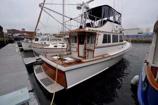 Slide: The Image of Jarvis Newman 38 Flybridge Cruiser 1984 - 9