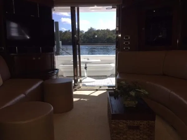 Slide: The Image of Sea Ray 520 Sedan Bridge 2005 - 8