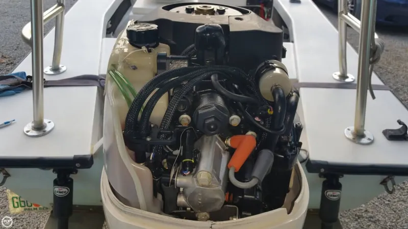 Slide: The Image of Dolphin 16 Renegade Pro 2000 - 6