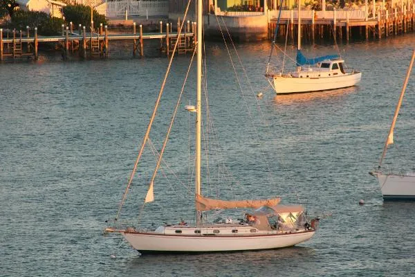 Slide: The Image of Cape Dory 40 Cutter 1986 - 0