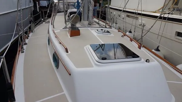 Slide: The Image of Cape Dory 40 Cutter 1986 - 7