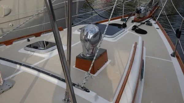 Slide: The Image of Cape Dory 40 Cutter 1986 - 8