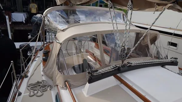 Slide: The Image of Cape Dory 40 Cutter 1986 - 9