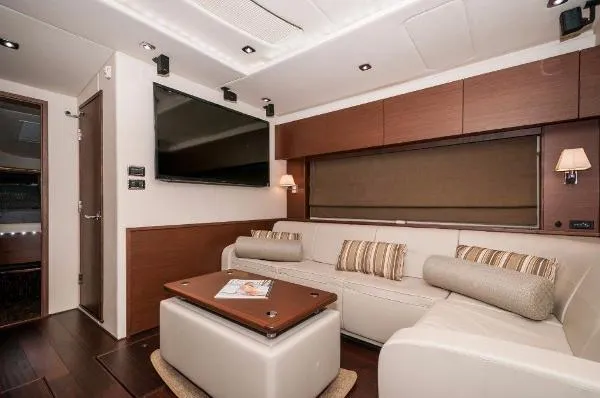 Slide: The Image of Sea Ray 540 Sundancer 2013 - 4