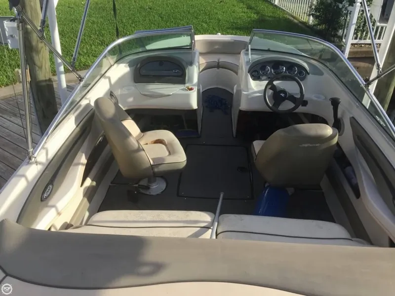Slide: The Image of Sea Ray 200 Sport 2004 - 2