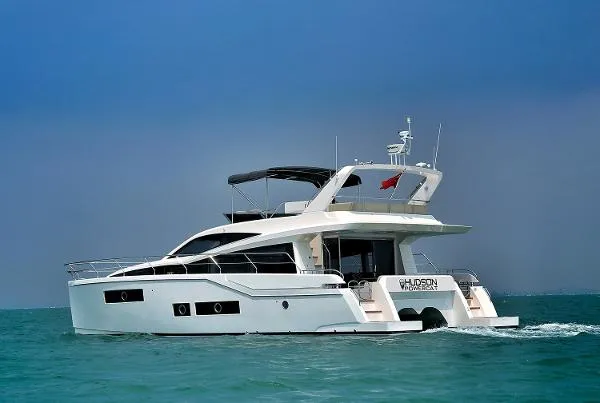 Slide: The Image of Hudson 48 PowerCat 2016 - 0