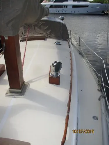 Slide: The Image of Cascade 36 Sloop 1975 - 4