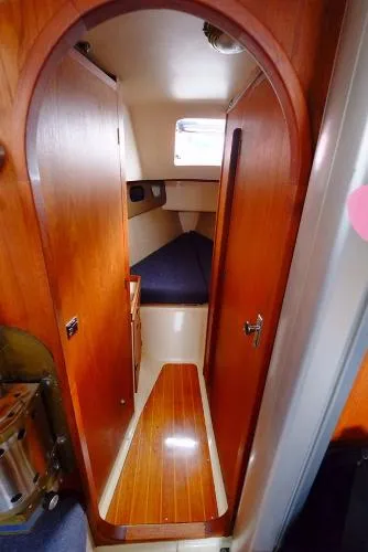 Slide: The Image of Canadian Sailcraft CS30 1988 - 2