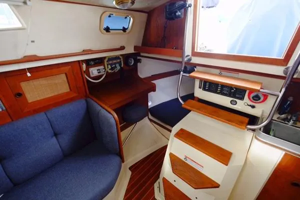 Slide: The Image of Canadian Sailcraft CS30 1988 - 6